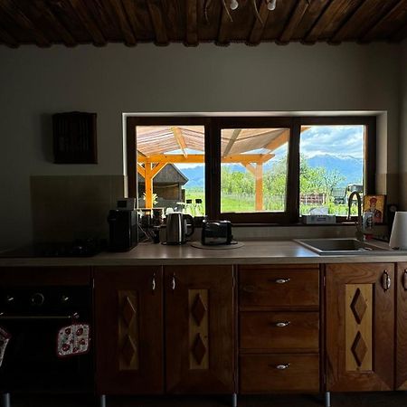 Casuta Cu Tihna Villa โปรุมบาคู เด ซุซ ภายนอก รูปภาพ